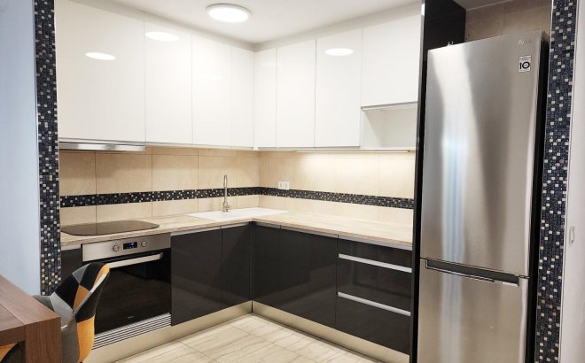 Herverkoop - Appartement -
Torrevieja - Playa del Cura