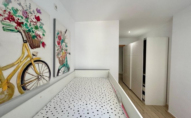 Herverkoop - Appartement -
Torrevieja - Playa del Cura