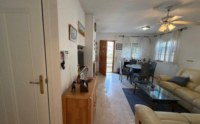 Herverkoop - Semi Detached -
Orihuela Costa - Playa Flamenca