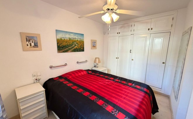 Herverkoop - Semi Detached -
Orihuela Costa - Playa Flamenca