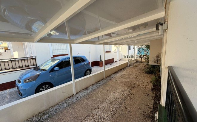 Herverkoop - Semi Detached -
Orihuela Costa - Playa Flamenca