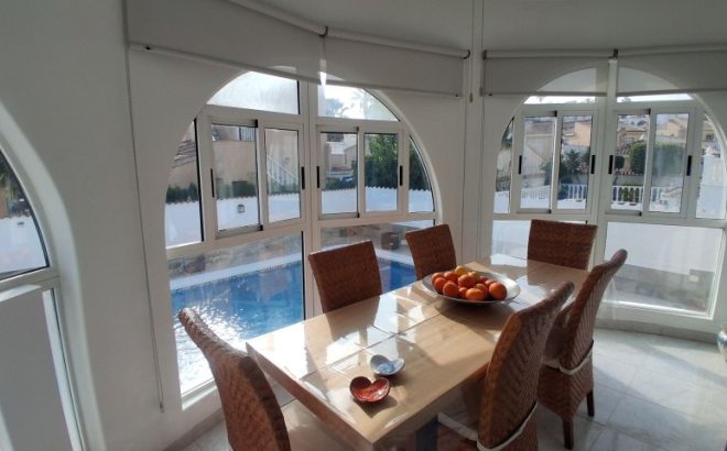 Resale - Villa -
Rojales - Inland