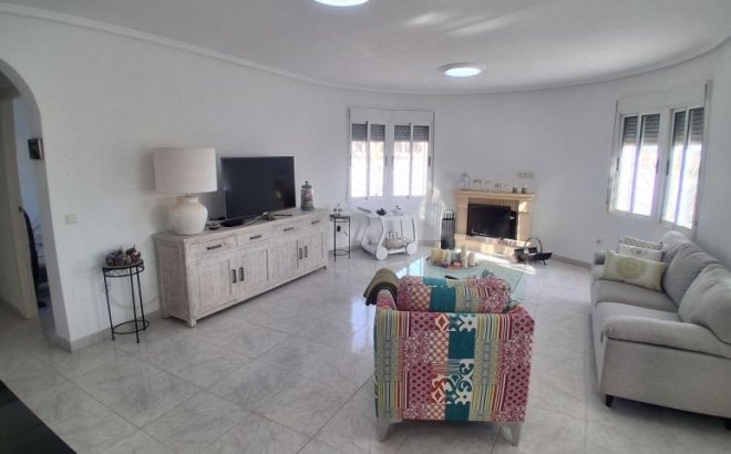 Resale - Villa -
Rojales - Inland