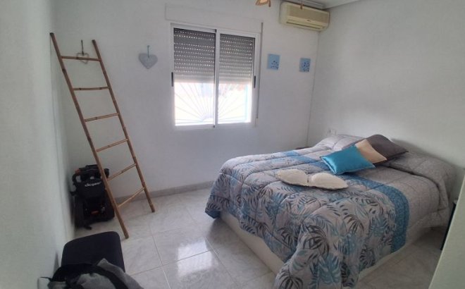 Resale - Villa -
Rojales - Inland