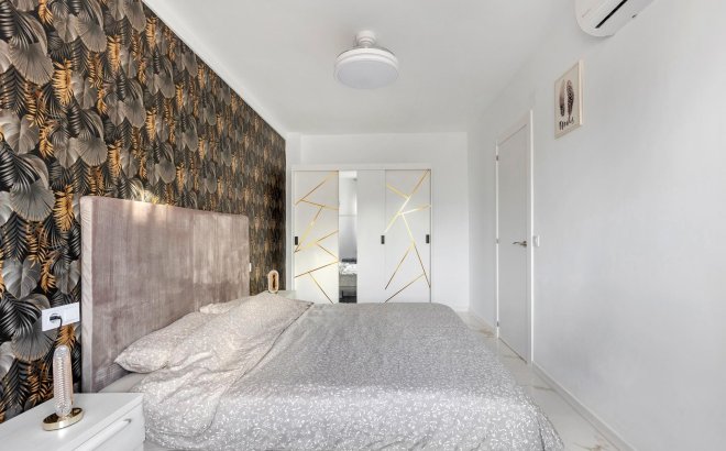 Resale - Apartment -
Torrevieja - La Mata