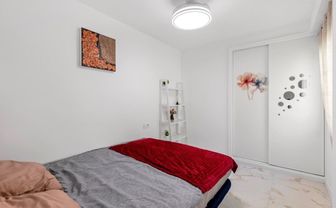 Resale - Apartment -
Torrevieja - La Mata