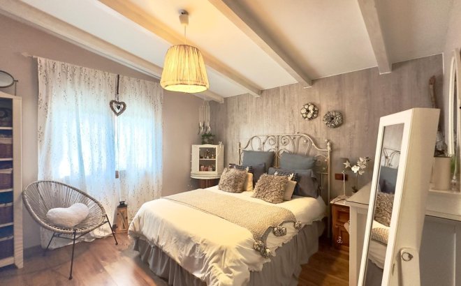 Resale - Villa -
Torrevieja - Torreblanca