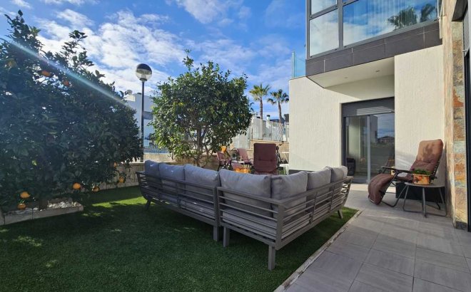 Resale - Villa -
Orihuela Costa - Costa Blanca