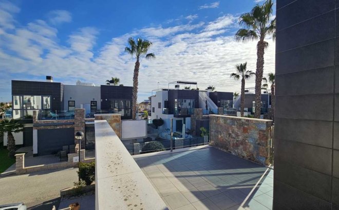 Resale - Villa -
Orihuela Costa - Costa Blanca