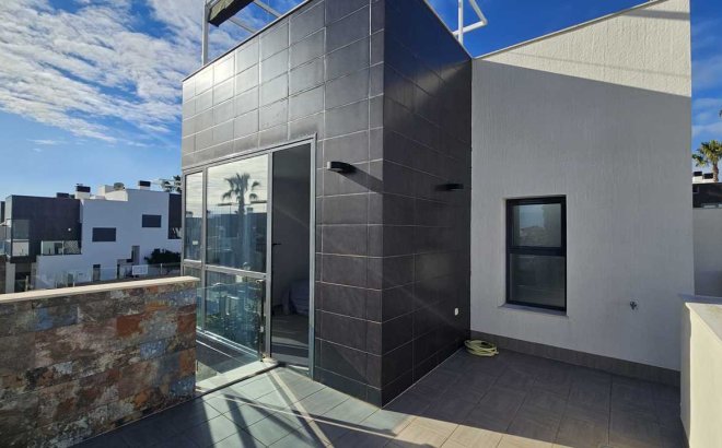 Resale - Villa -
Orihuela Costa - Costa Blanca