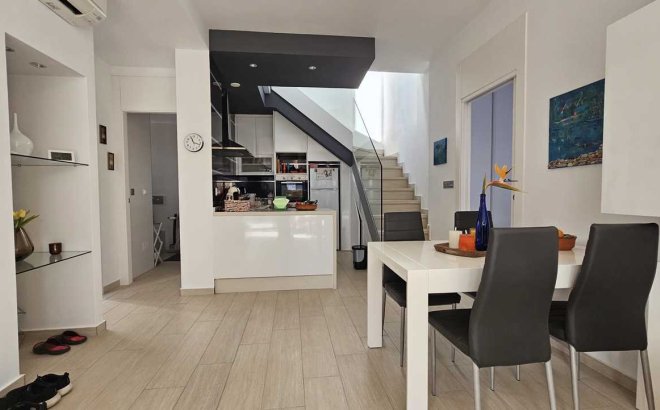 Resale - Villa -
Orihuela Costa - Costa Blanca