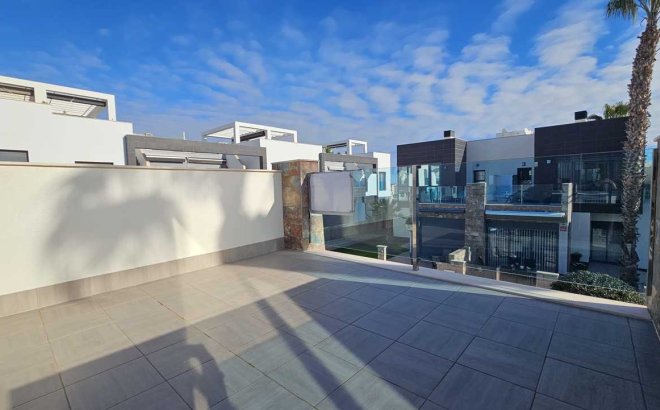 Resale - Villa -
Orihuela Costa - Costa Blanca