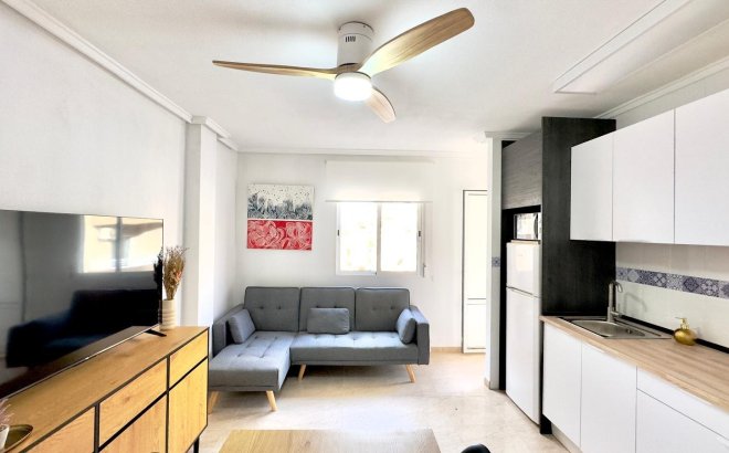 Resale - Apartment -
Torrevieja - Centro