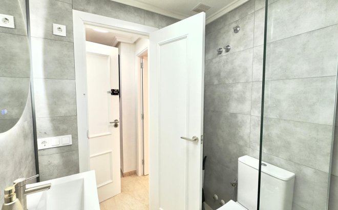 Resale - Apartment -
Torrevieja - Centro