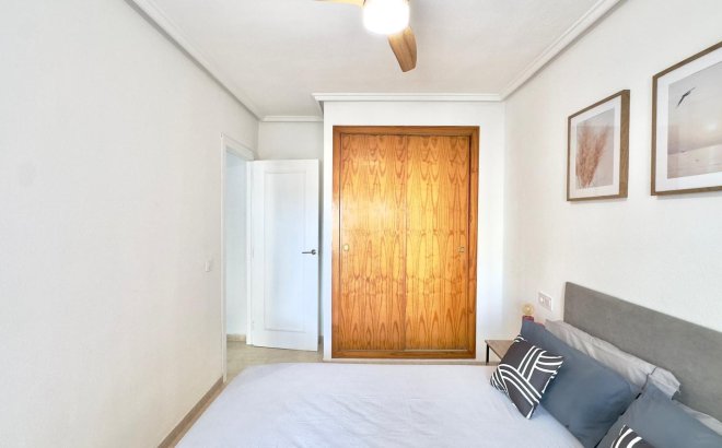 Resale - Apartment -
Torrevieja - Centro