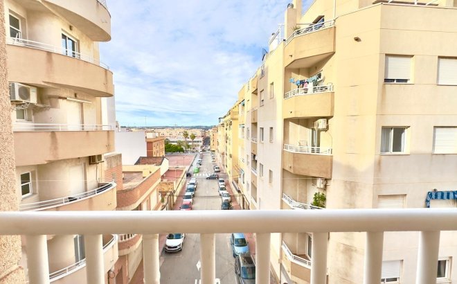 Resale - Apartment -
Torrevieja - Centro