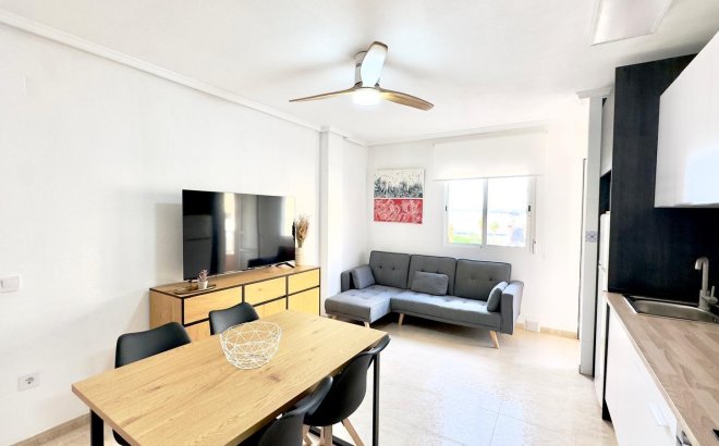 Resale - Apartment -
Torrevieja - Centro