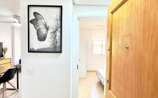 Resale - Apartment -
Torrevieja - Centro