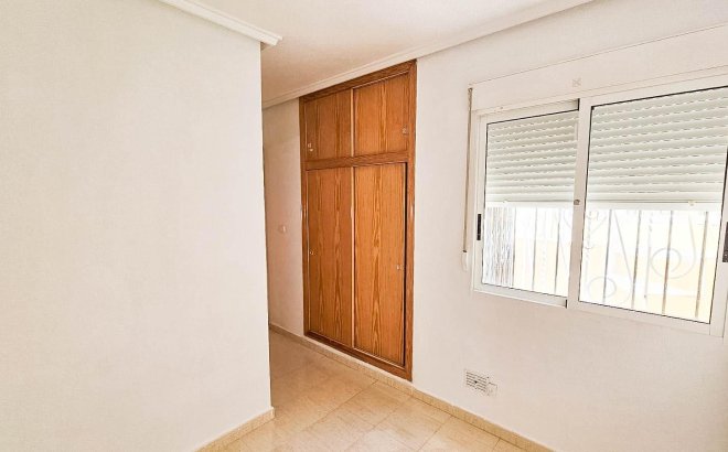 Resale - Apartment -
Orihuela Costa - La Florida