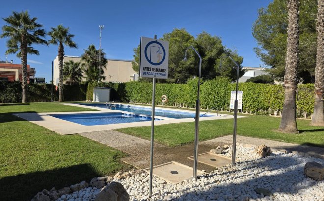 Revente - Villa -
Orihuela Costa - Villamartín