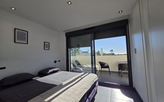 Revente - Villa -
Orihuela Costa - Villamartín