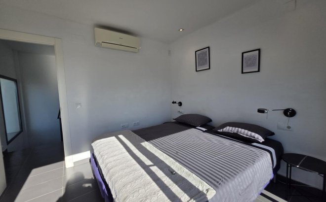 Revente - Villa -
Orihuela Costa - Villamartín