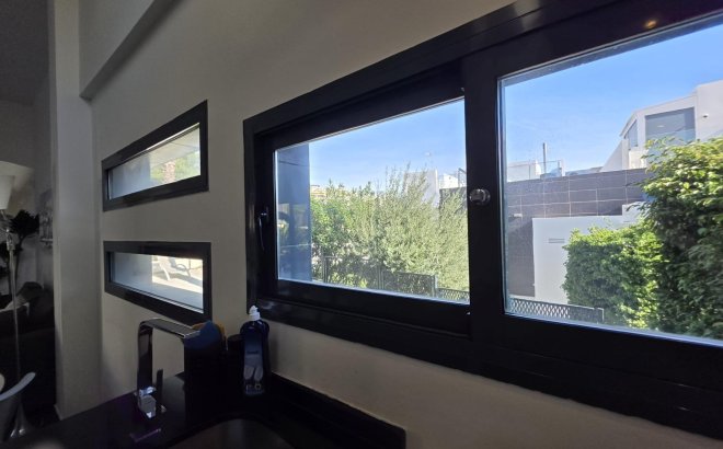 Revente - Villa -
Orihuela Costa - Villamartín