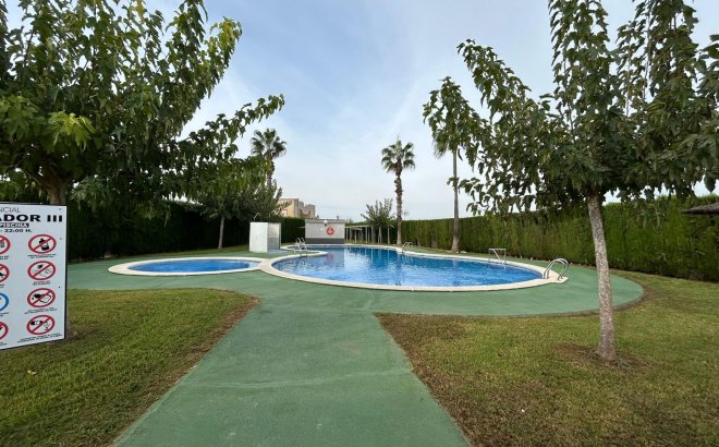 Herverkoop - Bungalow -
Torrevieja