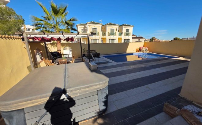 Resale - Villa -
Orihuela Costa - Villamartín-las Filipinas