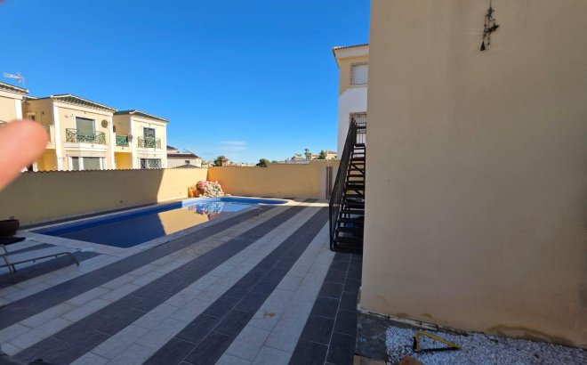 Resale - Villa -
Orihuela Costa - Villamartín-las Filipinas