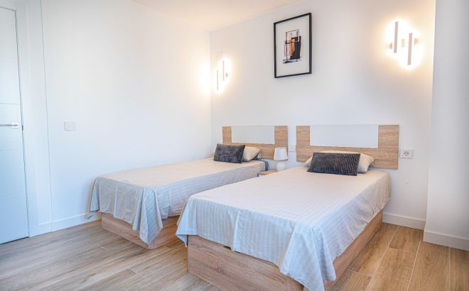 Resale - Apartment -
Torrevieja - Punta Prima