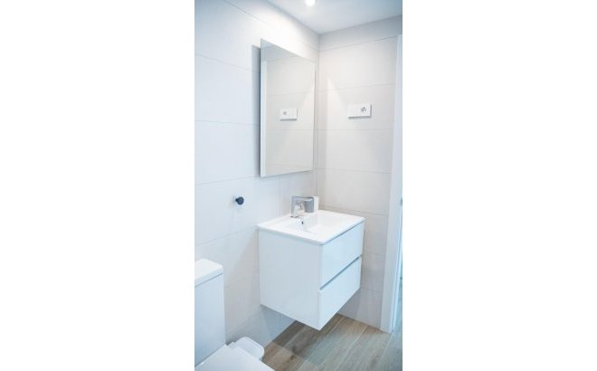 Resale - Apartment -
Torrevieja - Punta Prima