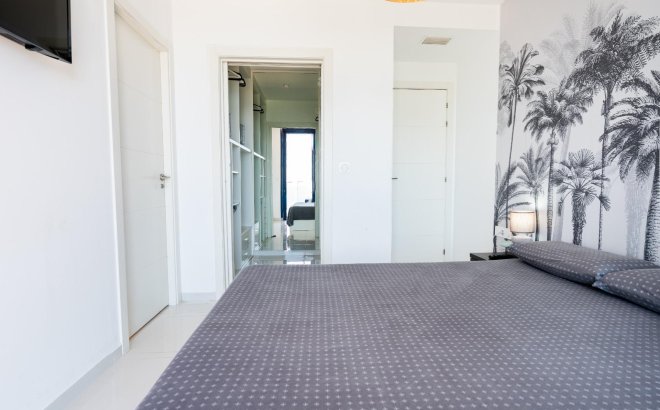 Revente - Penthouse -
Torrevieja - Punta Prima