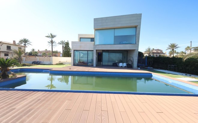 Resale - Villa -
Cabo Roig - Costa Blanca