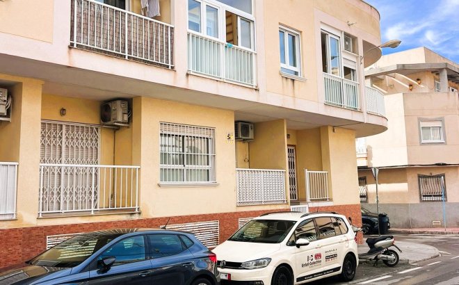 Resale - Apartment -
Torrevieja - Playa de los Locos