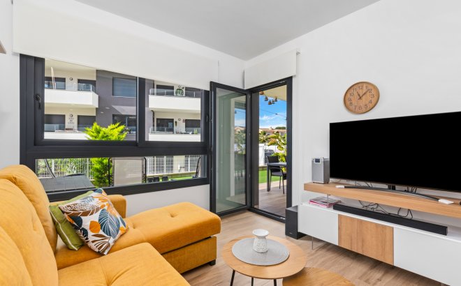 Resale - Apartment -
Villamartin - Costa Blanca