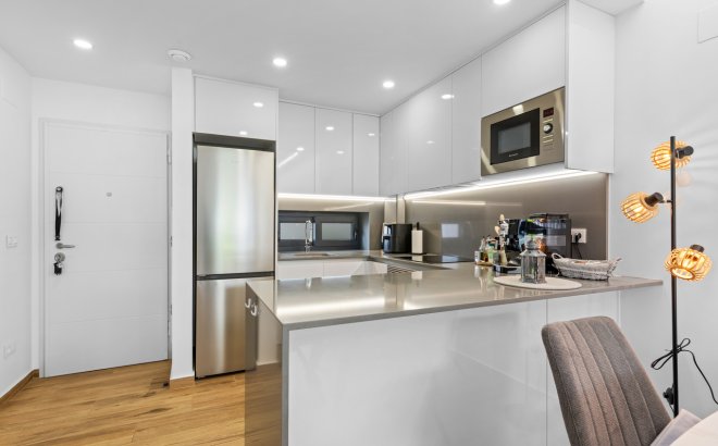 Resale - Apartment -
Villamartin - Costa Blanca