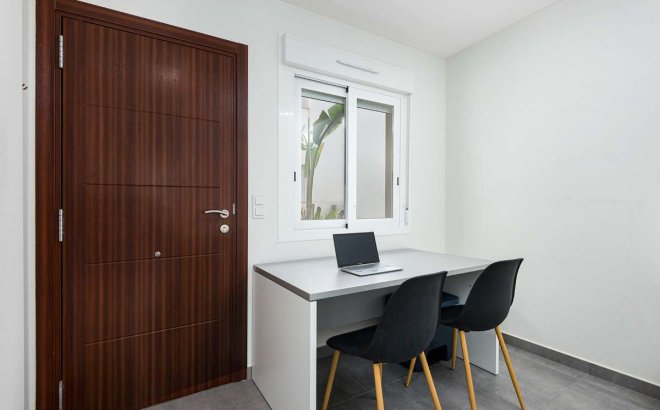 Herverkoop - Bungalow -
Torrevieja - Costa Blanca