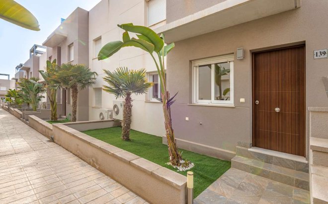 Herverkoop - Bungalow -
Torrevieja - Costa Blanca