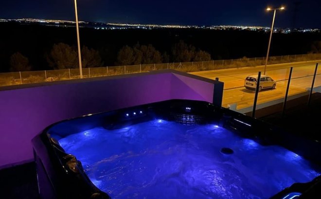 Resale - Villa -
Orihuela Costa - Costa Blanca