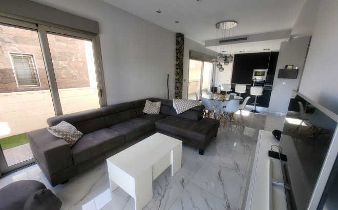 Resale - Villa -
Orihuela Costa - Costa Blanca