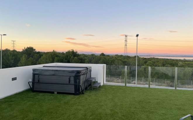 Resale - Villa -
Orihuela Costa - Costa Blanca