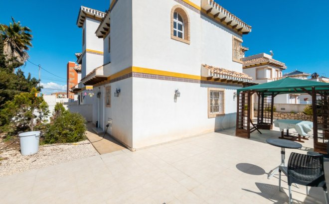 Herverkoop - Villa -
Torrevieja - La Mata