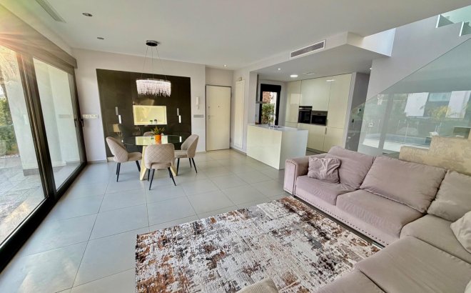 Resale - Villa -
Rojales - Cuidad Quesada