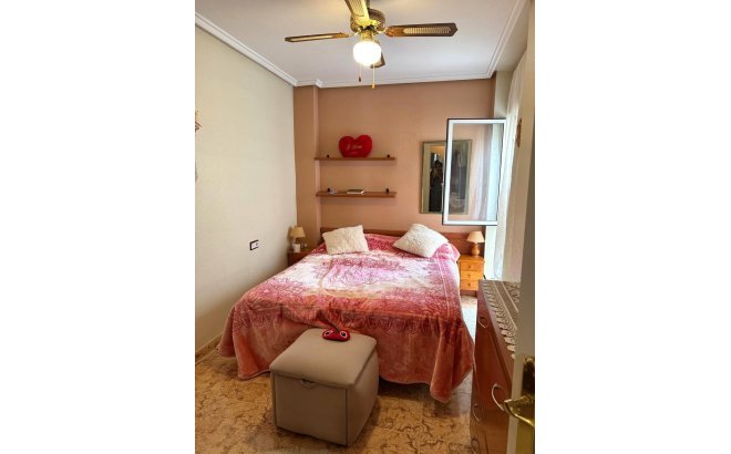 Resale - Apartment -
Torrevieja - Centro