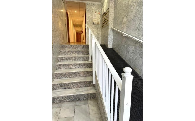 Resale - Apartment -
Torrevieja - Centro