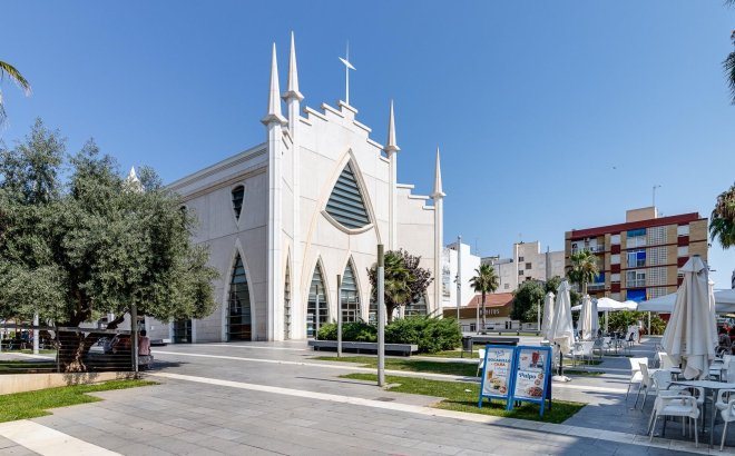 Herverkoop - Appartement -
Torrevieja - Playa del Cura