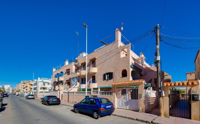 Resale - Bungalow -
Torrevieja - La Mata