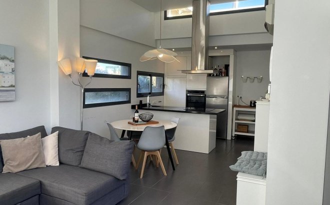 Resale - Villa -
Villamartin - Costa Blanca