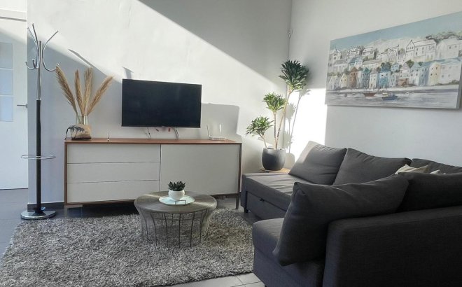 Resale - Villa -
Villamartin - Costa Blanca